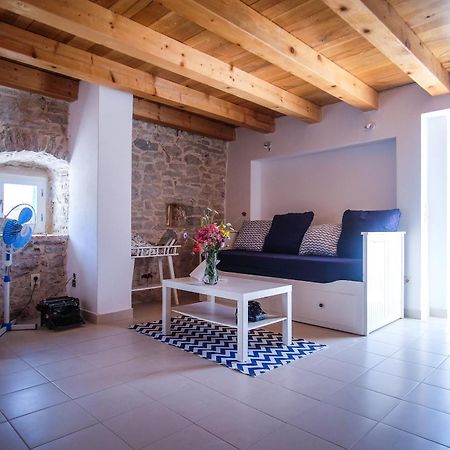 Вилла Stone House Kula Milica Mala Cista Номер фото